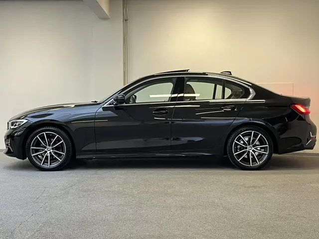 BMW 3 Serie 320i Luxury High Executive 2020 Benzine 11