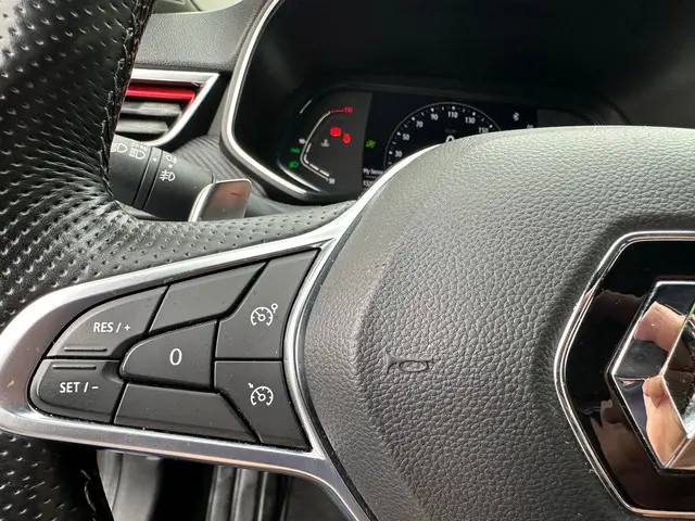 Renault Clio 1.3 TCe R.S. Line 2019 Benzine 24
