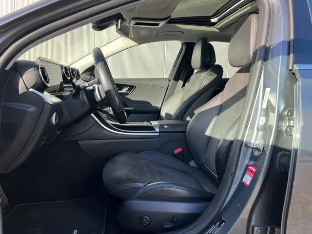 Mercedes-Benz C-Klasse 180 AMG Line 2022 Benzine 14
