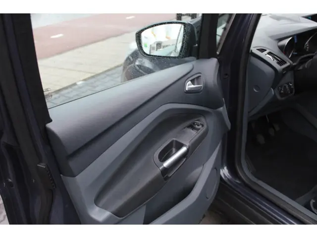 Ford C-MAX 1.0 Edition airco trekhaak 2014 Benzine 11