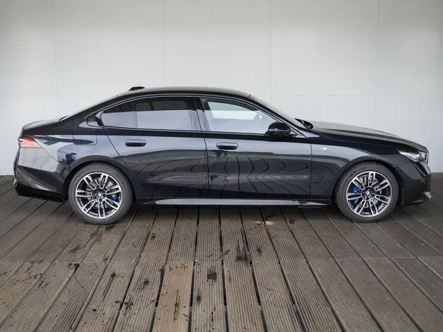 BMW 5 Serie Sedan 520i 2025 Benzine 4