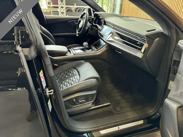 Audi RSQ8 4.0 TFSI RS Q8 quattro 2022 Benzine 43