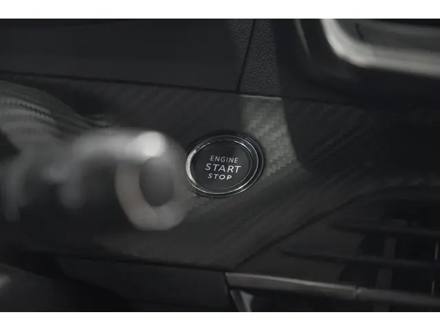 Peugeot 2008 PureTech 130 EAT8 GT 2024 Benzine 41