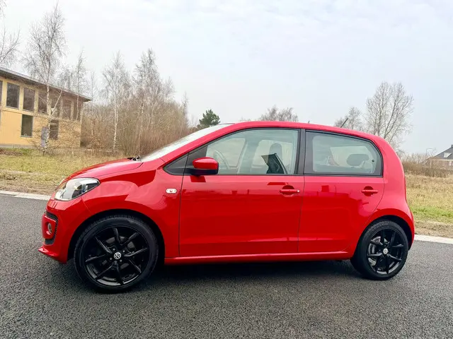 Volkswagen up! 1.0 high up! BlueMotion 2015 Benzine 9