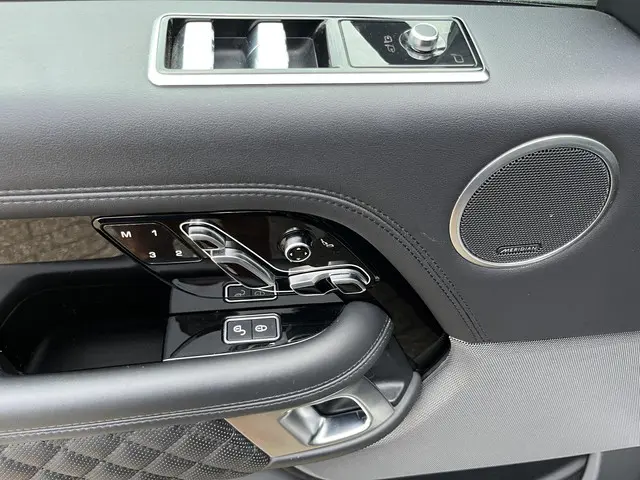 Land Rover Range Rover 4.4 SDV8 Vogue 2018 Diesel 21