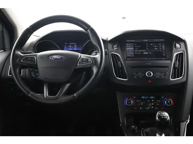 Ford Focus Wagon 1.5 Titanium Edition 2015 Benzine 48