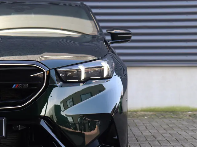 BMW M5 Touring 2026 Hybride Benzine 48