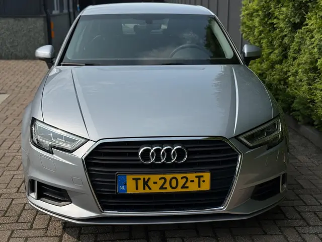 Audi A3 Limousine 30 TFSI Sport CarPlay 2018 Benzine 30