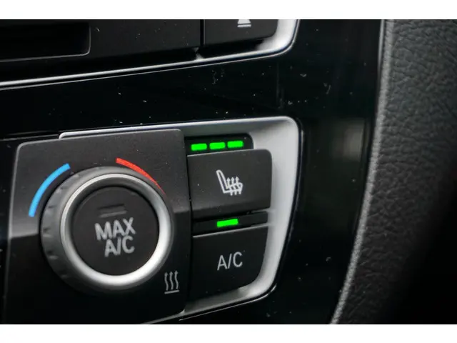 BMW 1 Serie 118i 2019 Benzine 14