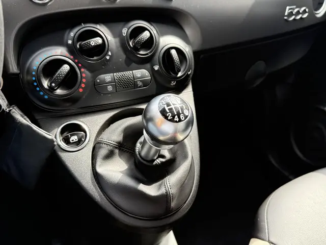 Fiat 500 1.0 Hybrid Rockstar 2021 Benzine 18