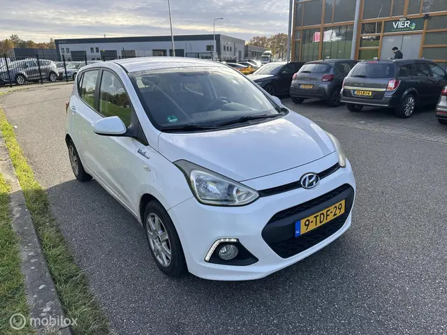 Hyundai i10 1.0i i-Motion Comfort Plus 2014 Benzine 4