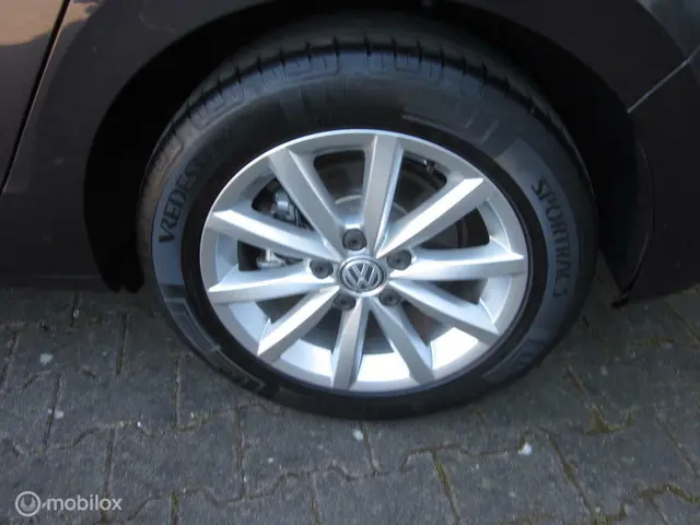 Volkswagen Golf Sportsvan 1.4 TSI Lounge DSG 2015 Benzine 8