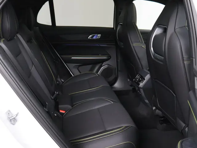 Lynk & Co 01 1.5 More 2025 Hybride Benzine 37