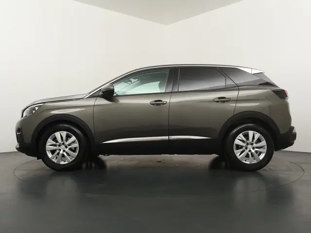 Peugeot 3008 1.2 PureTech Active 2018 Benzine 2