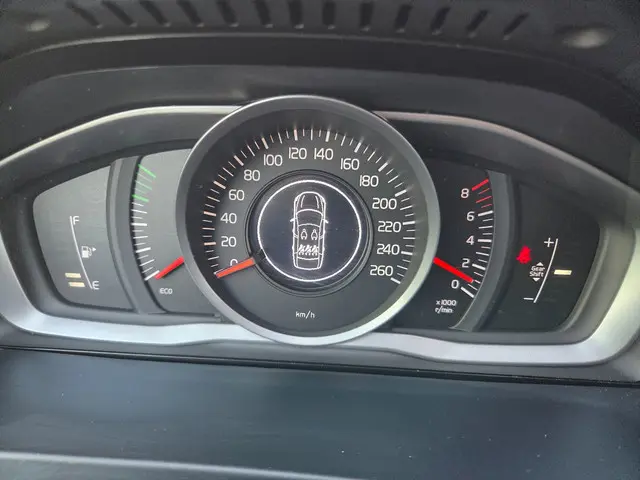 Volvo S60 2.0 T3 Momentum rijdt super 2016 Benzine 4