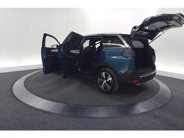 Peugeot 5008 PureTech 130 GT 2024 Benzine 77