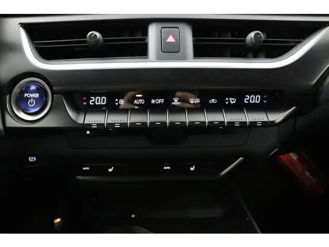 Lexus UX 250h Luxury Line 2022 Hybride Benzine 18