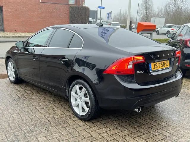 Volvo S60 1.5 T3 Automaat Nordic+ 2016 Benzine 3