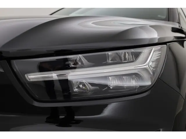 Volvo XC40 1.5 T4 Recharge R-Design 2022 Hybride Benzine 29