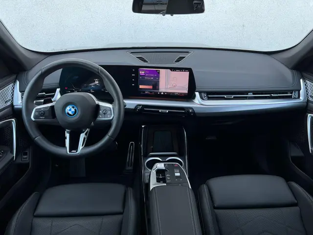 BMW iX1 eDrive20 2024 Elektrisch 9