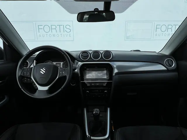 Suzuki Vitara 1.6 High Executive 2017 Benzine 4