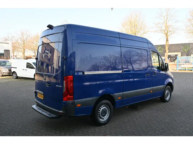 Mercedes-Benz Sprinter 3