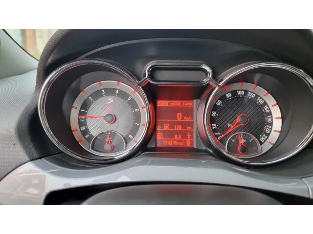 Opel ADAM 1.4 Turbo S 150 pk 2018 Benzine 23