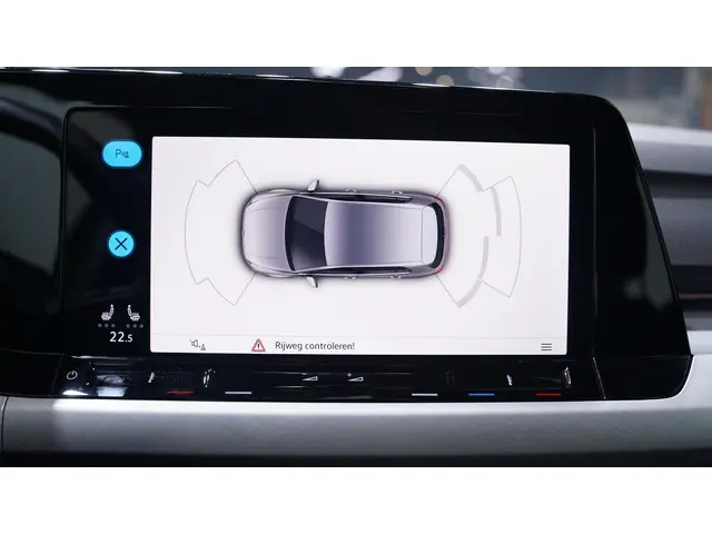 Volkswagen Golf 1.5 eTSI Life Business 2023 Benzine 38