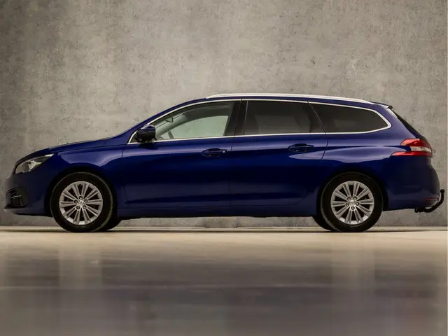 Peugeot 308 SW 1.2 PureTech Sport 2020 Benzine 2