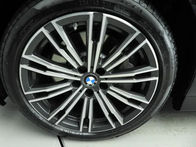 BMW 3 Serie Touring 330i xDrive 2022 Benzine 45