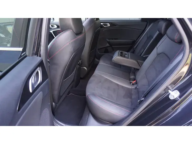 Kia ProCeed 1.6 T-GDI 205pk GT 2019 Benzine 31