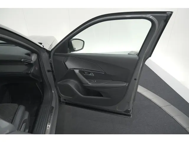 Peugeot e-2008 EV GT 50 kWh 2025 Elektrisch 62