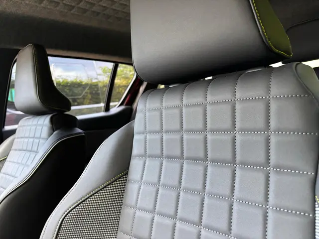 Renault 4 comfort range iconic 52 kWh 2025 Elektrisch 17