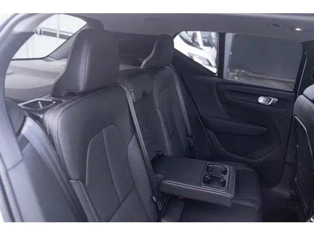 Volvo XC40 2.0 B4 Ultra Dark 2024 Benzine 38
