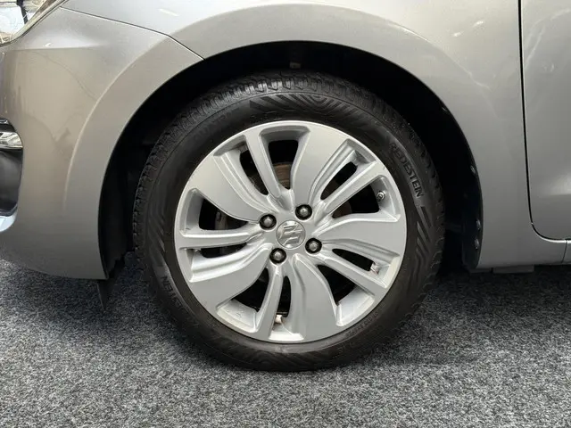 Suzuki Swift 1.2 Select Smart Hybrid 2021 Benzine 21