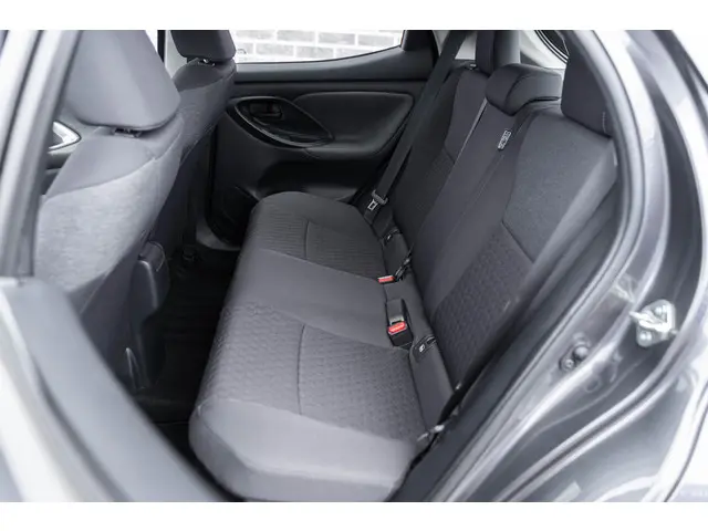Toyota Yaris 1.5 Hybrid Dynamic 2021 Hybride Benzine 19