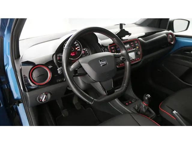 SEAT Mii 1.0 FR 60pk Connect 2017 Benzine 17
