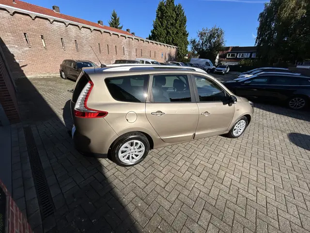 Renault Grand Scénic 1.2 TCe Limited 2015 Benzine 4