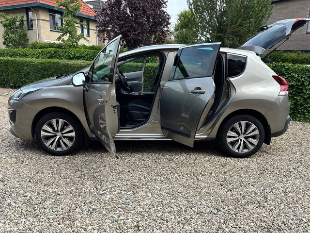Peugeot 3008 1.2 PureTech Style 2015 Benzine 20