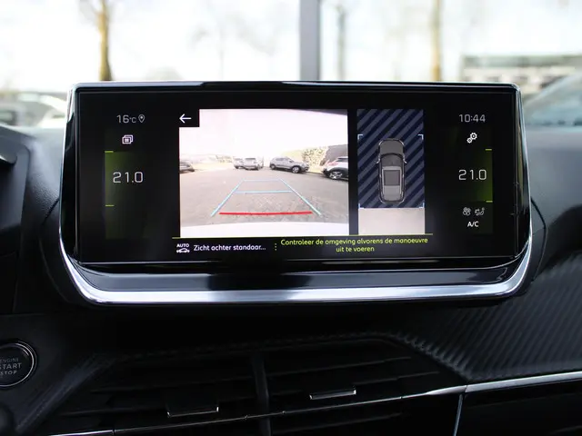 Peugeot 2008 1.2 PureTech Allure Pack 2021 Benzine 24