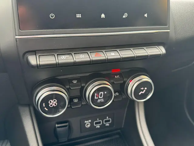 Renault Captur 160 Intens EDC 2023 Benzine 16
