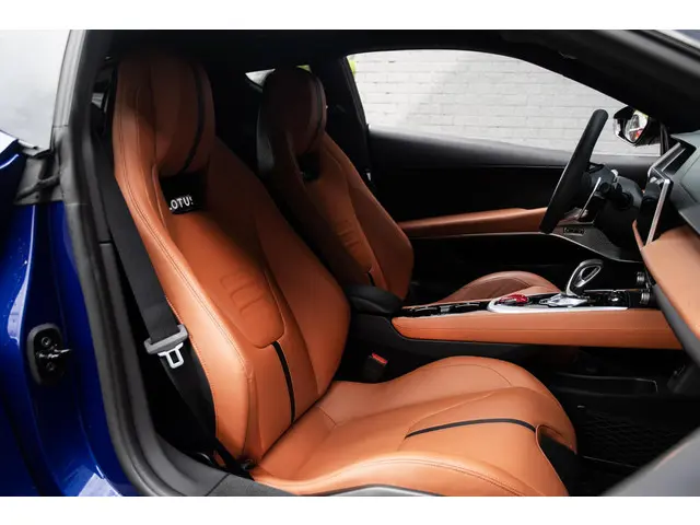 Lotus Emira Turbo SE 2025 Benzine 11