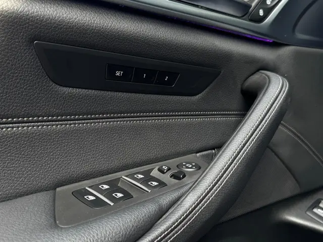 BMW 5 Serie Touring 530i M-Sport / Pano / ACC 2023 Benzine 16