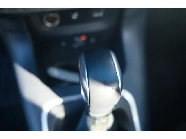 Citroën C3 PT 110 Shine Automaat-6 2017 Benzine 22