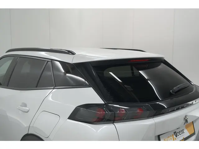 Peugeot 2008 PureTech 130 Allure 2020 Benzine 20