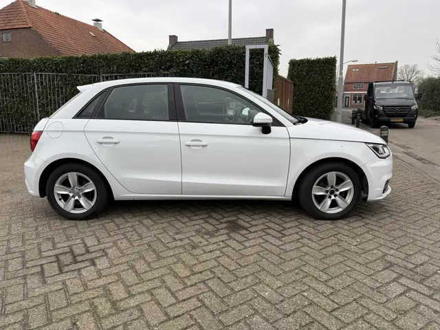 Audi A1 Sportback 1.4 TDI PRO LINE 2018 Diesel 8