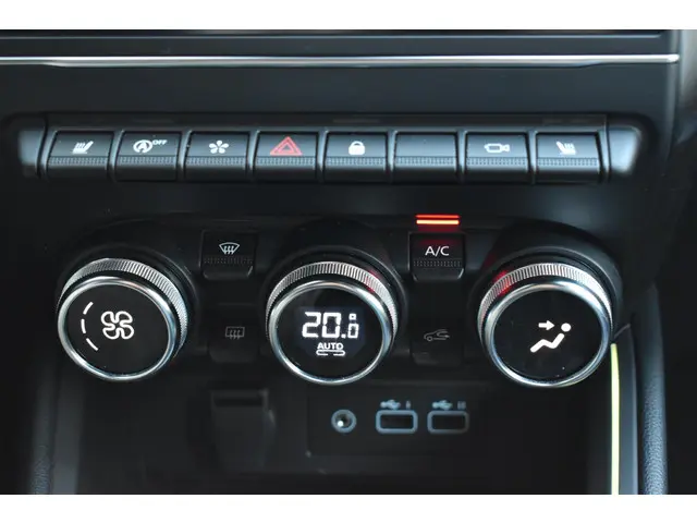 Renault Clio TCe 90 GPF techno 2024 Benzine 18