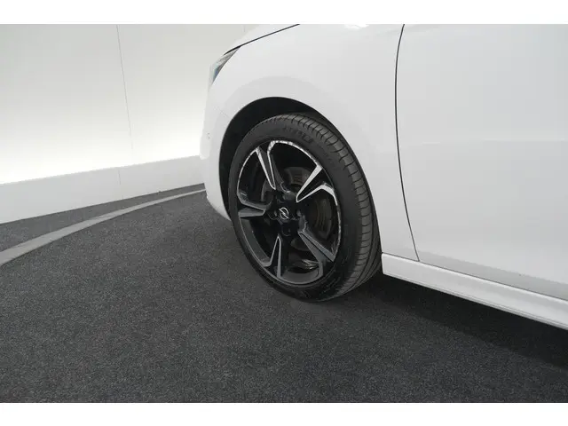 Opel Corsa 1.2 Turbo 100 Ultimate 2023 Benzine 19