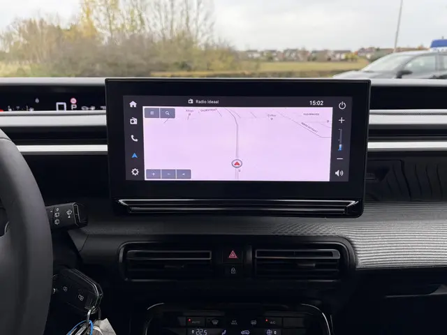 Citroën C3 1.2 Hybrid 110pk Plus 2025 Hybride Benzine 25