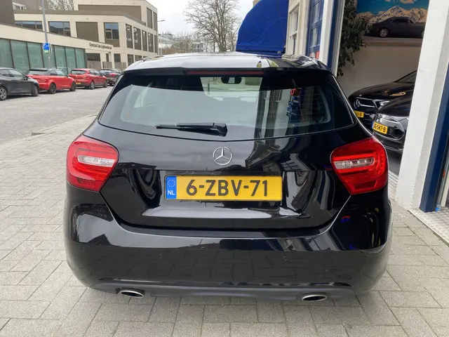Mercedes-Benz A-Klasse 180 Prestige Comfort 2014 Benzine 4